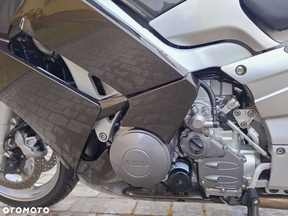 Yamaha FJR - 27