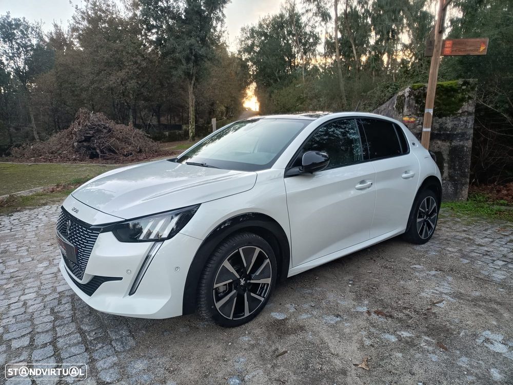 Peugeot e-208 GT - 1