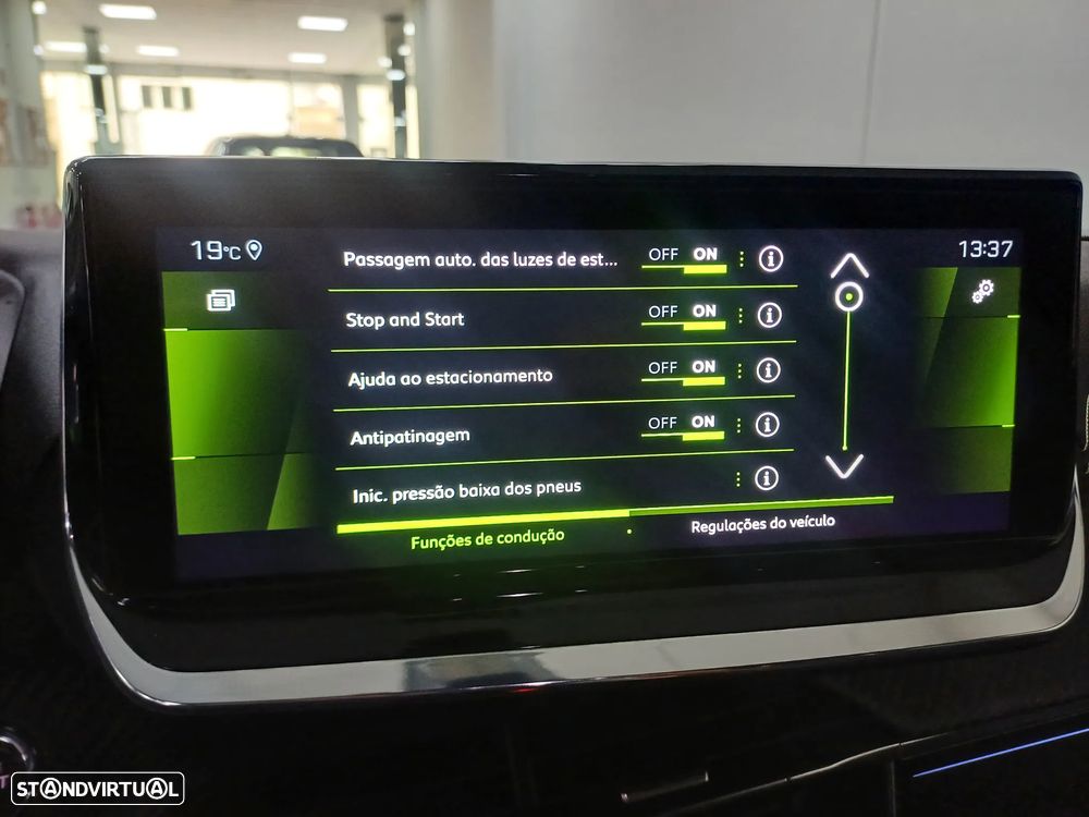 Peugeot 2008 PureTech 130 EAT8 GT - 31