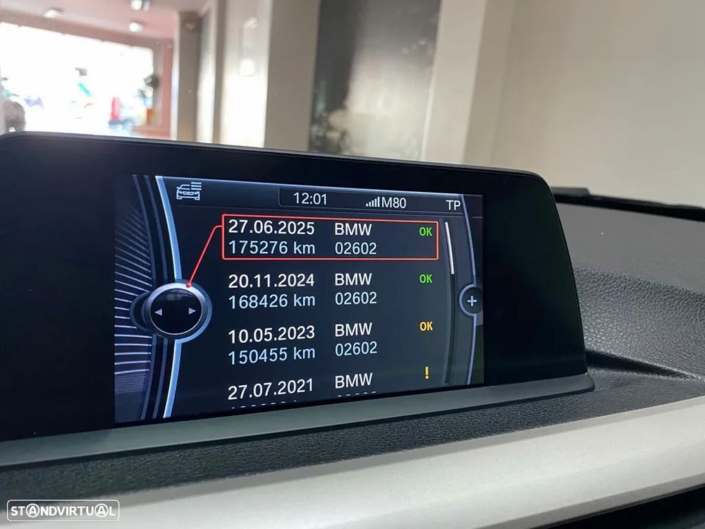 BMW 318 d Auto Exclusive - 23