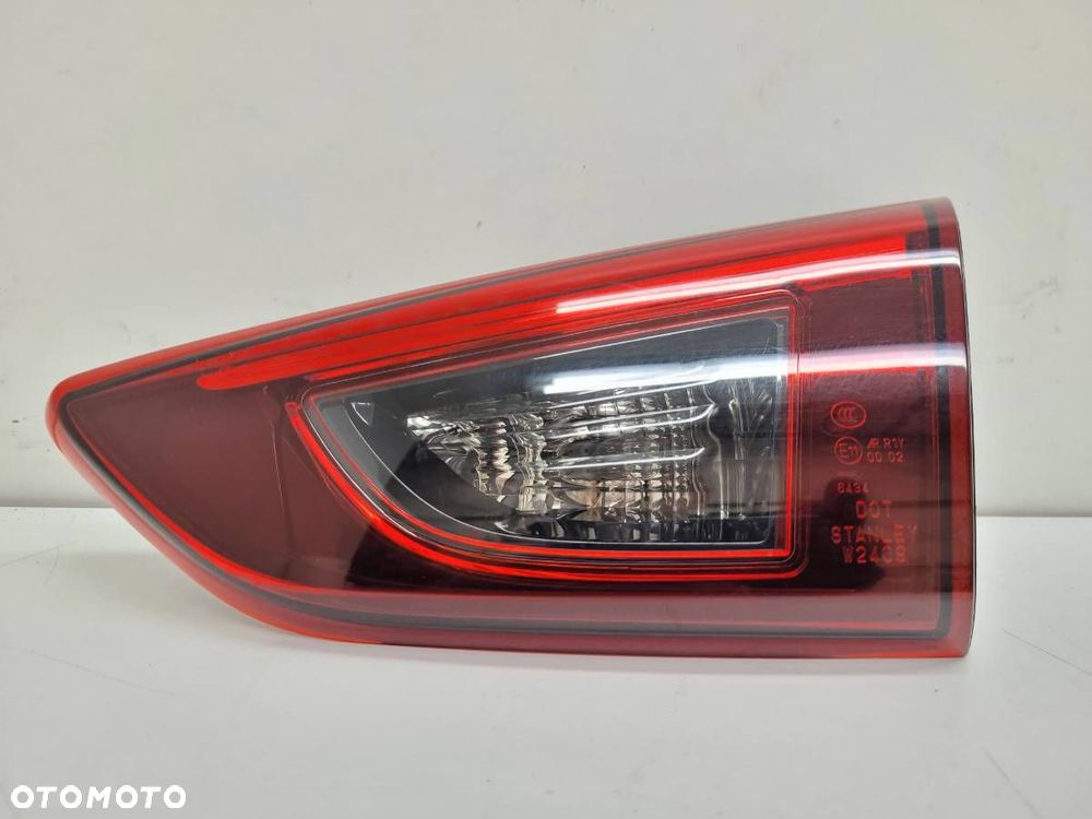 LAMPA TYŁ PRAWA W KLAPE MAZDA CX-3 DK DB2R513F0 EUROPA - 1