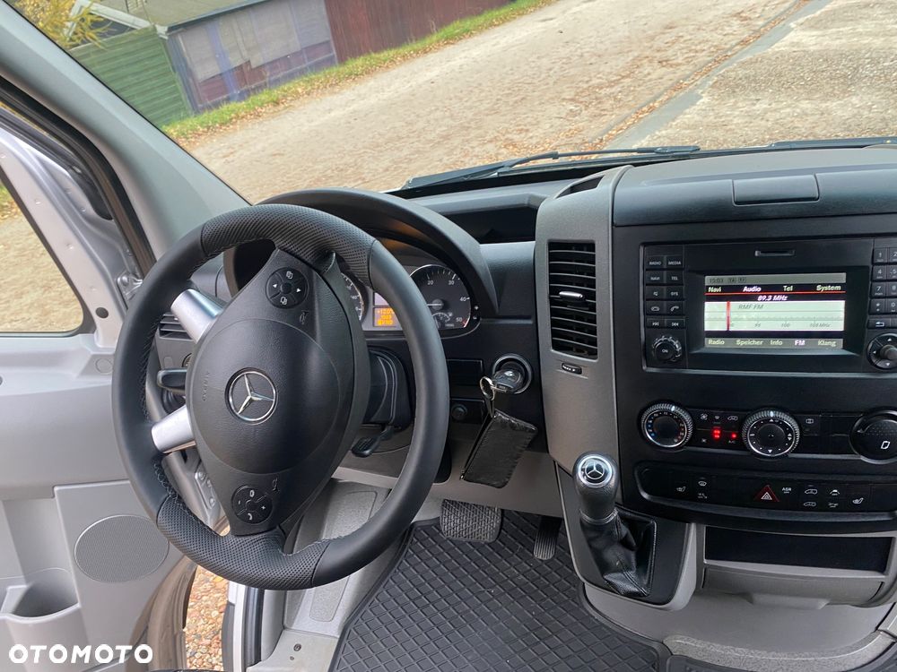 Mercedes-Benz Sprinter 319 - 8