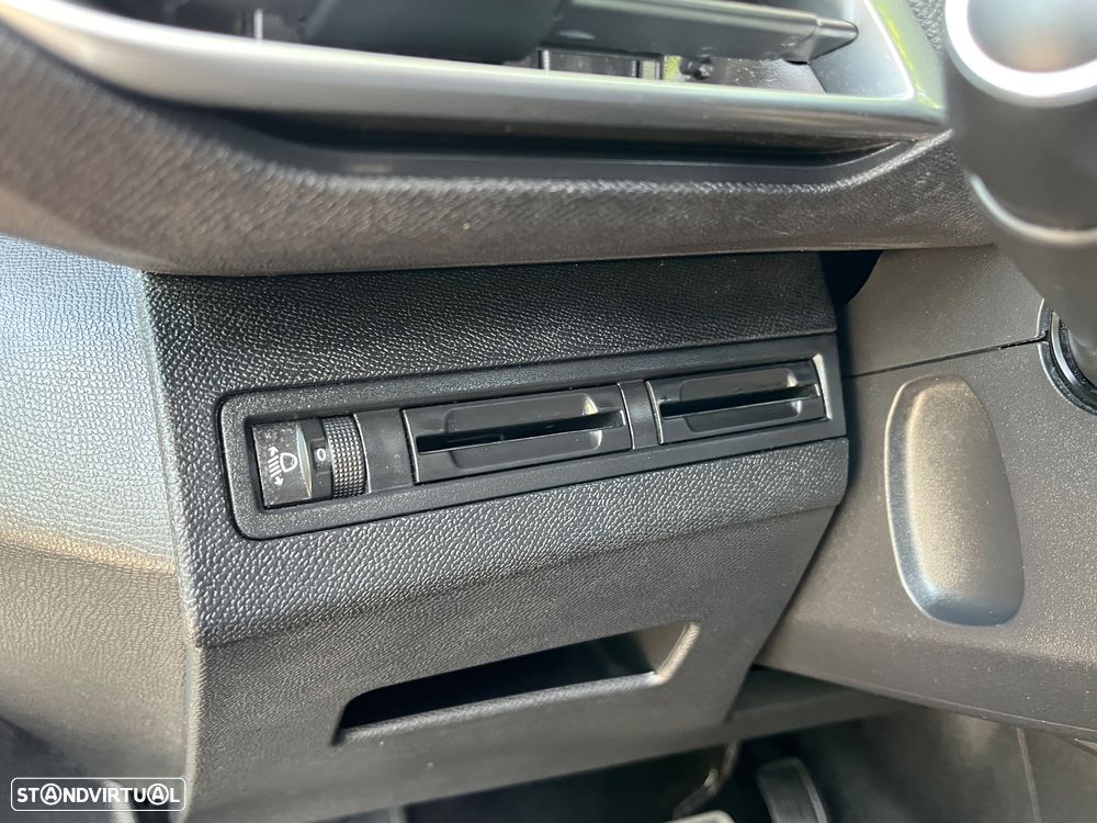 Peugeot 3008 PureTech 130 Stop & Start GPF EAT8 Allure Pack - 11