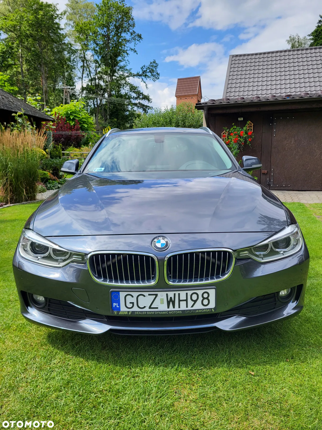 BMW Seria 3 318d Touring - 10