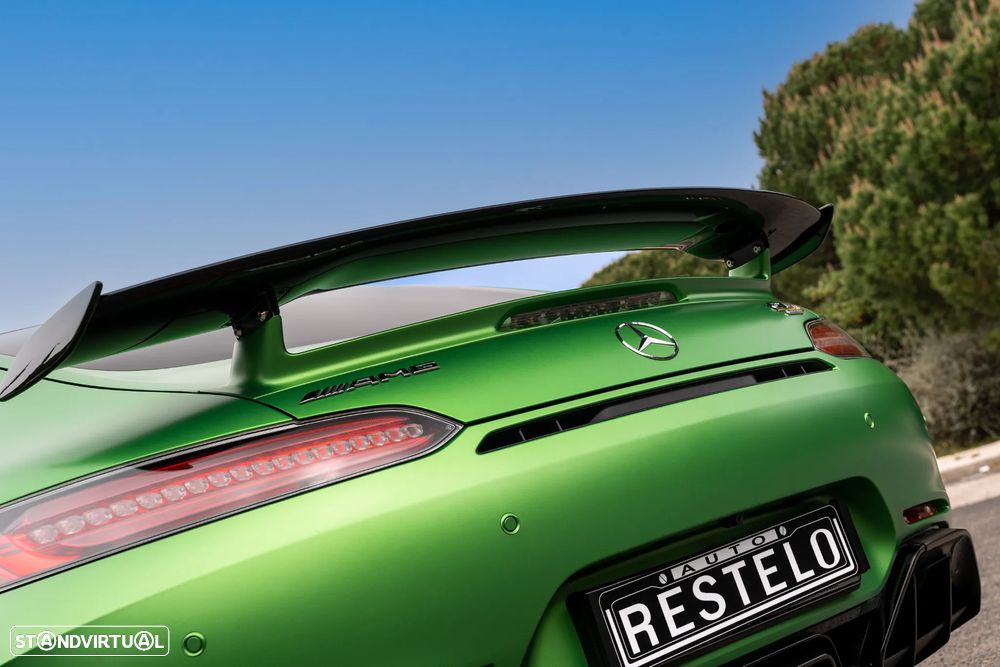 Mercedes-Benz AMG GT R - 13