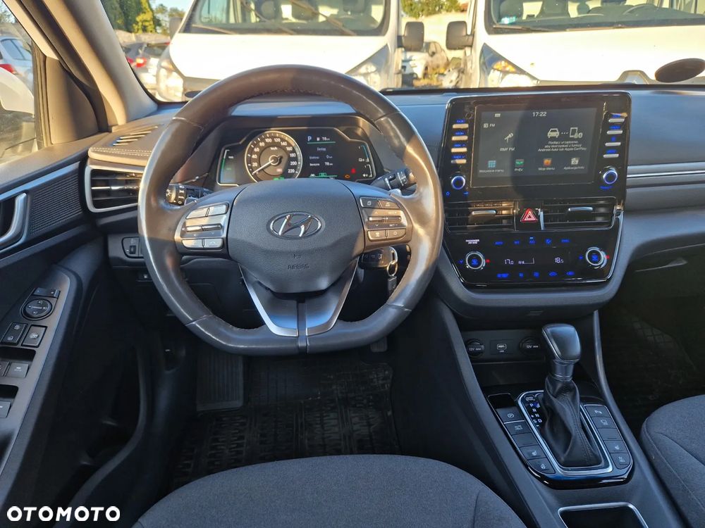 Hyundai IONIQ - 29