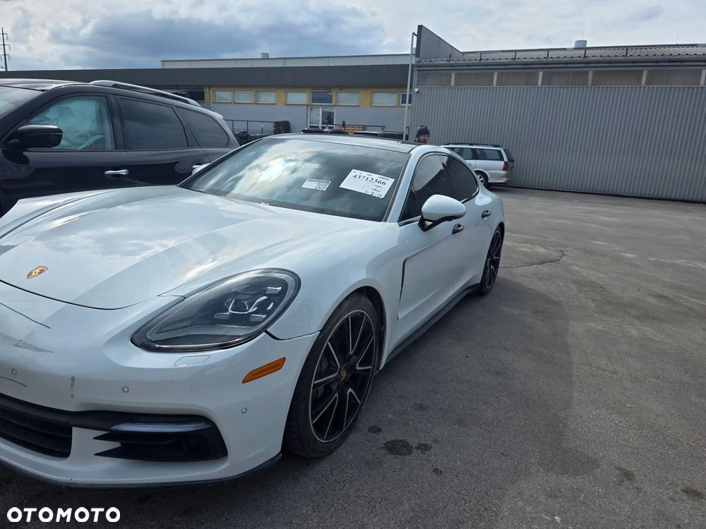 Porsche Panamera 4S Executive - 2