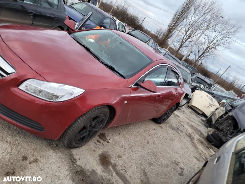 dezmembrez opel insignia - 1