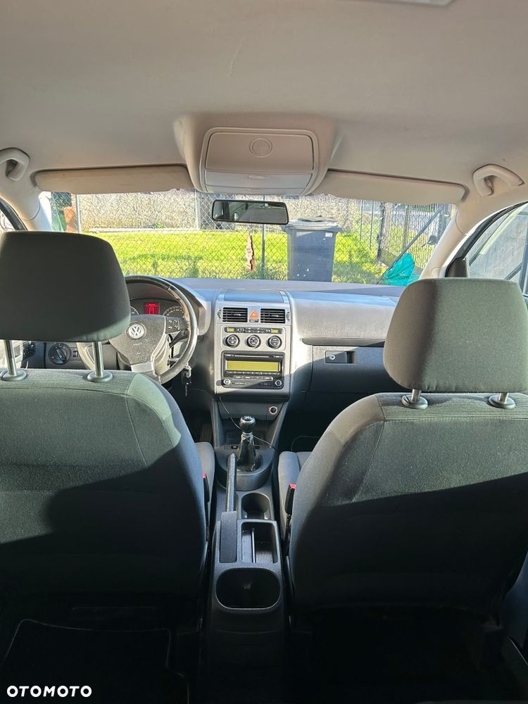 Volkswagen Touran - 5