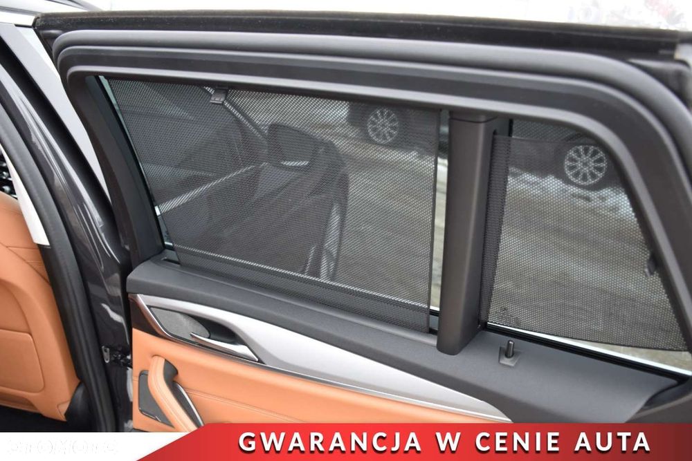 BMW Seria 5 520d xDrive Luxury Line sport - 31