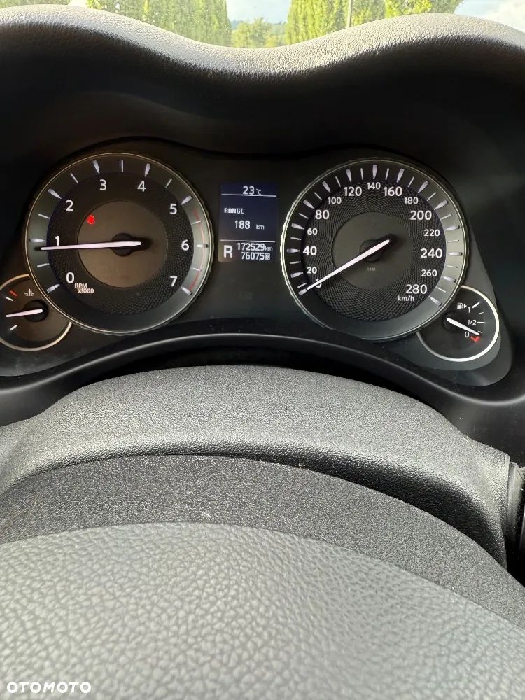 Infiniti Q70 - 10