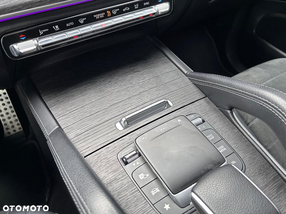 Mercedes-Benz GLE 300 d 4-Matic - 24