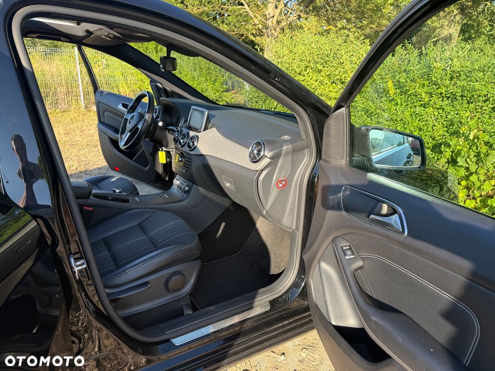 Mercedes-Benz Klasa B 180 CDI (BlueEFFICIENCY) 7G-DCT - 14