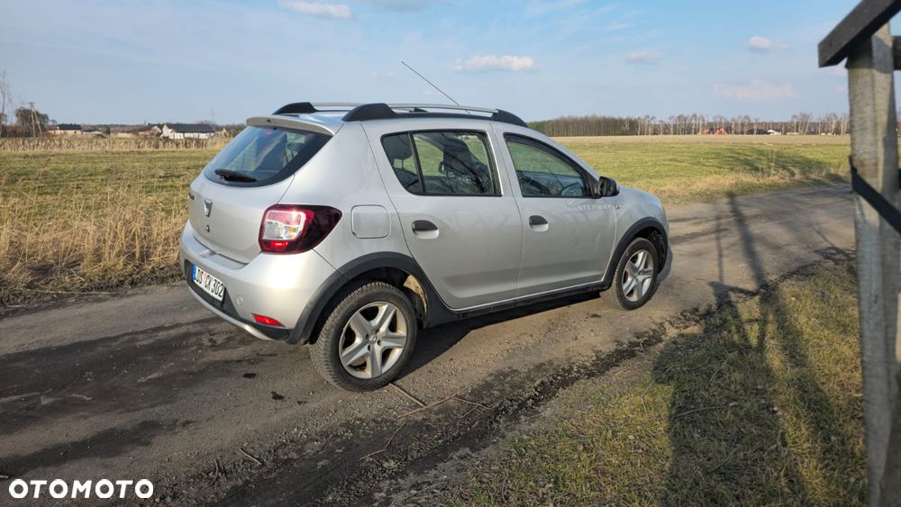 Dacia Sandero Stepway TCe 90 (S&S) Celebration - 8