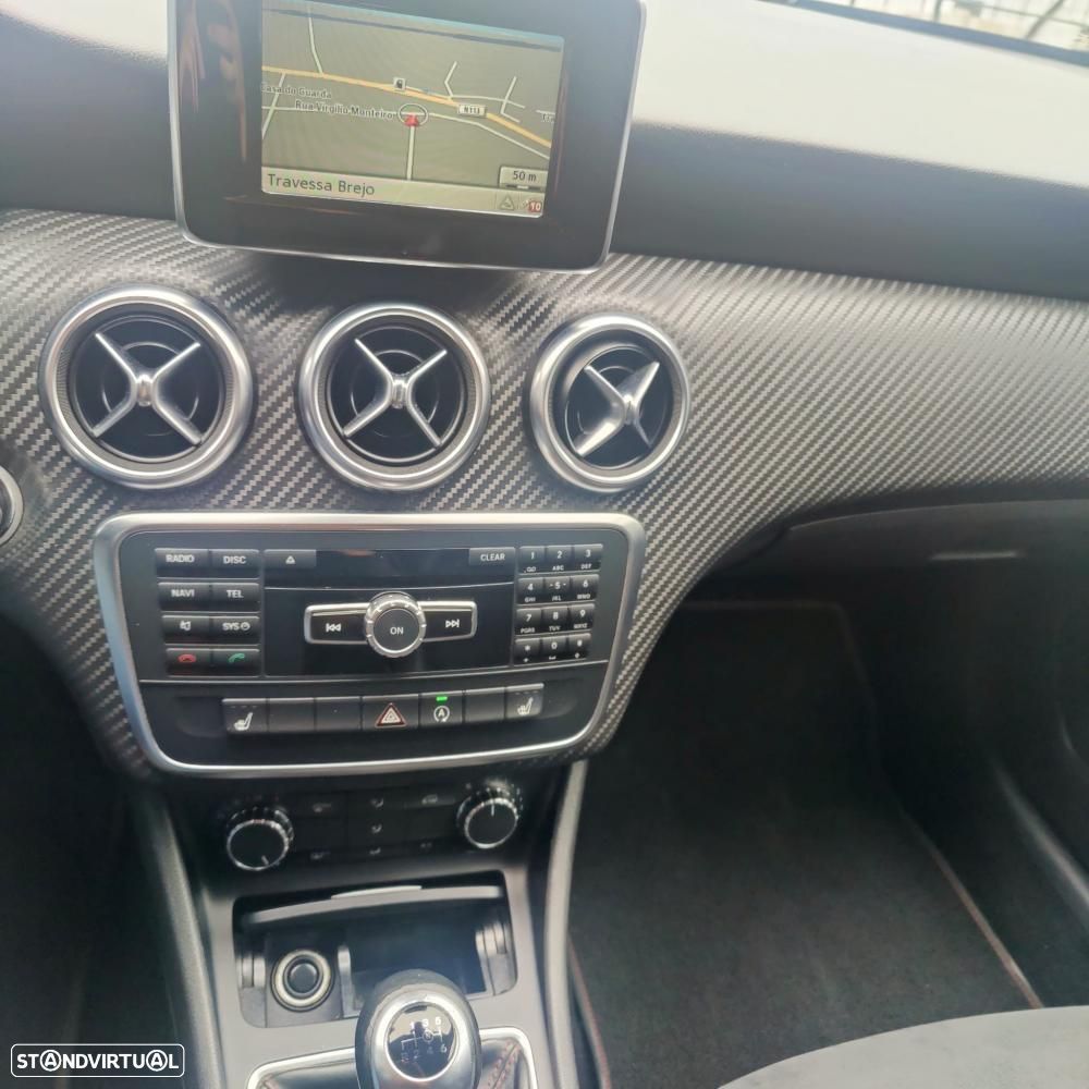 Mercedes-Benz A 180 d AMG Line - 14