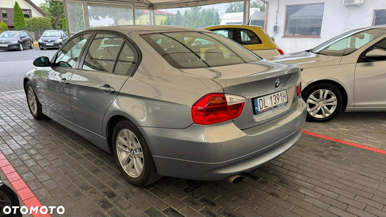 BMW Seria 3 320i - 14