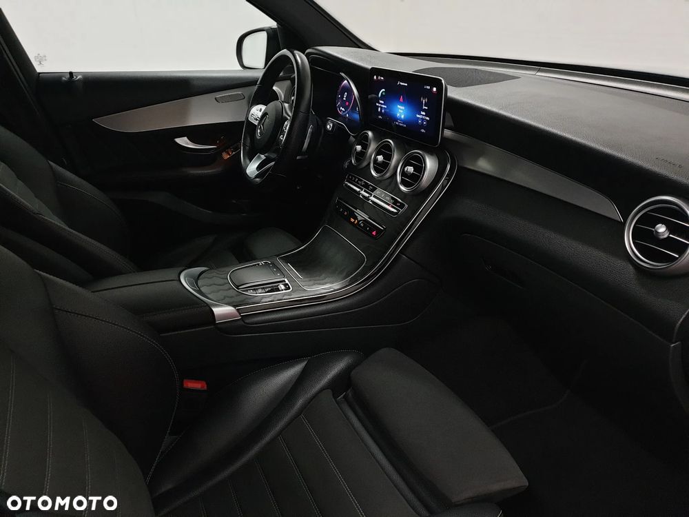 Mercedes-Benz GLC 300 de 4Matic 9G-TRONIC AMG Line Plus - 26