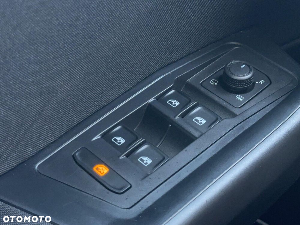 Volkswagen T-Roc - 29