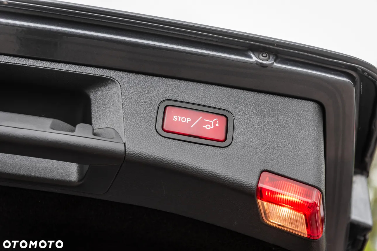 Mercedes-Benz Klasa E 350 BlueTEC 4-Matic Classic - 34