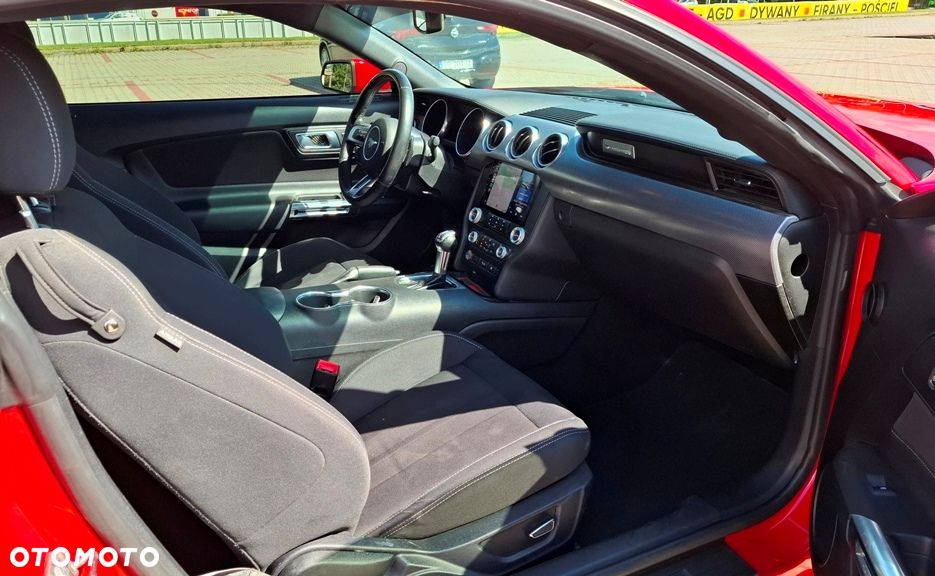 Ford Mustang - 6