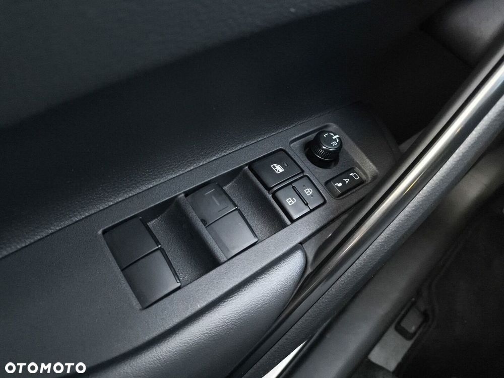 Toyota Corolla Cross - 21