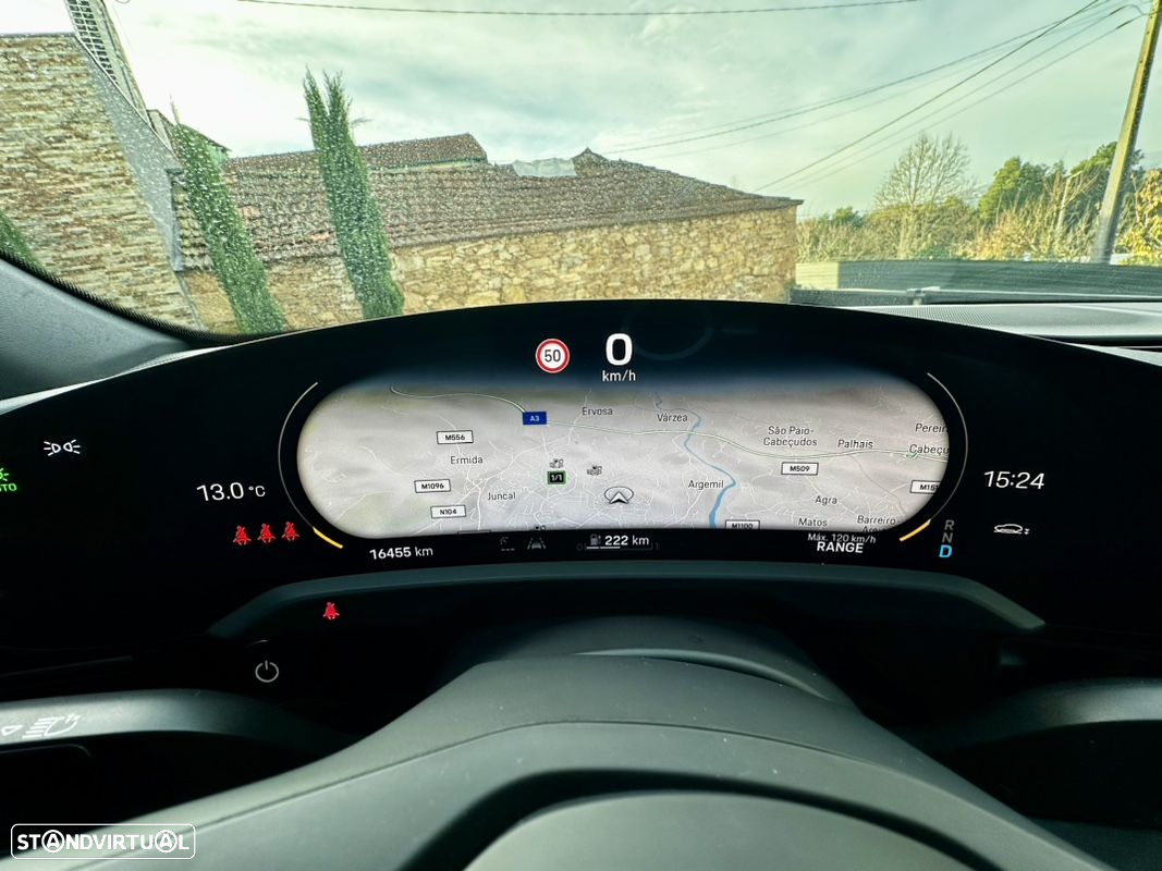 Porsche Taycan Cross Turismo 4 - 16