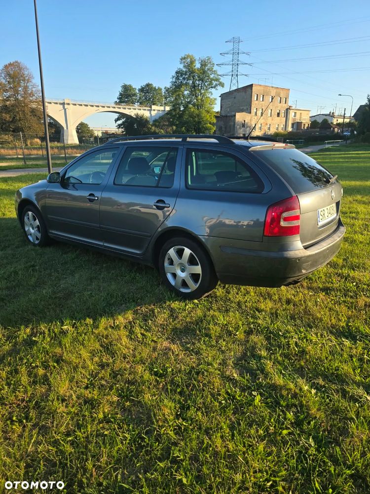 Skoda Octavia 2008 photo 2