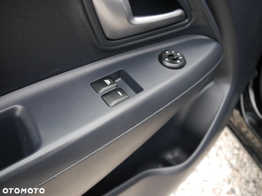 Kia Rio 1.1 CRDI Attract - 17