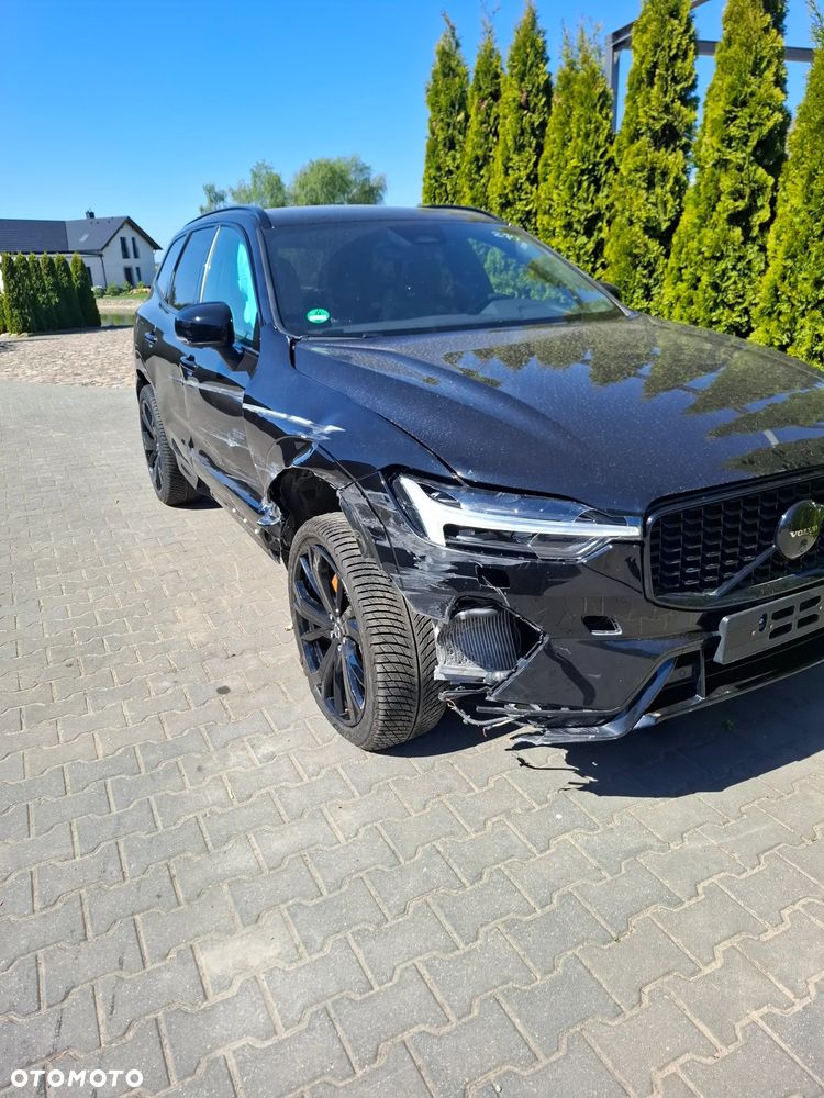 Volvo XC 60 T8 AWD Ultra Black Edition - 2