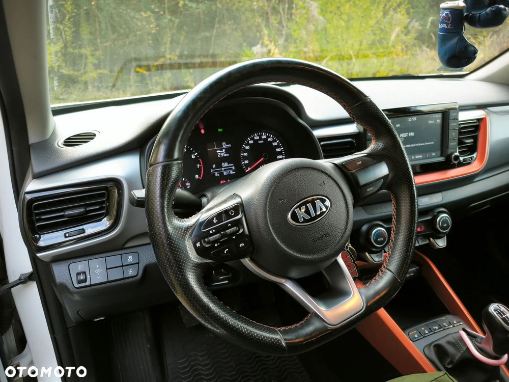 Kia Stonic 1.4 L - 6