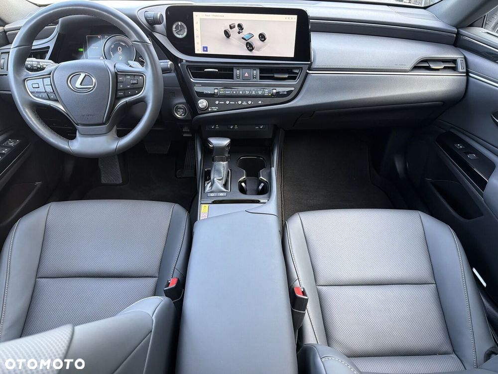 Lexus ES 300h F Sport Design - 13