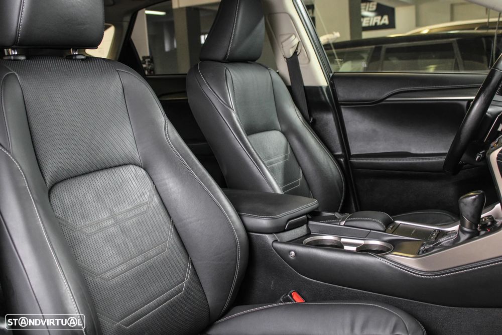 Lexus NX 300h Executive+ - 17