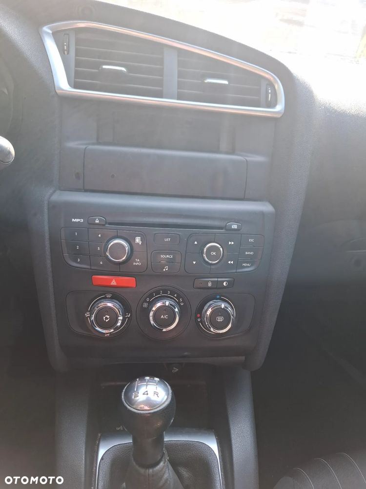 Citroën C4 1.6 VTi Attraction - 4