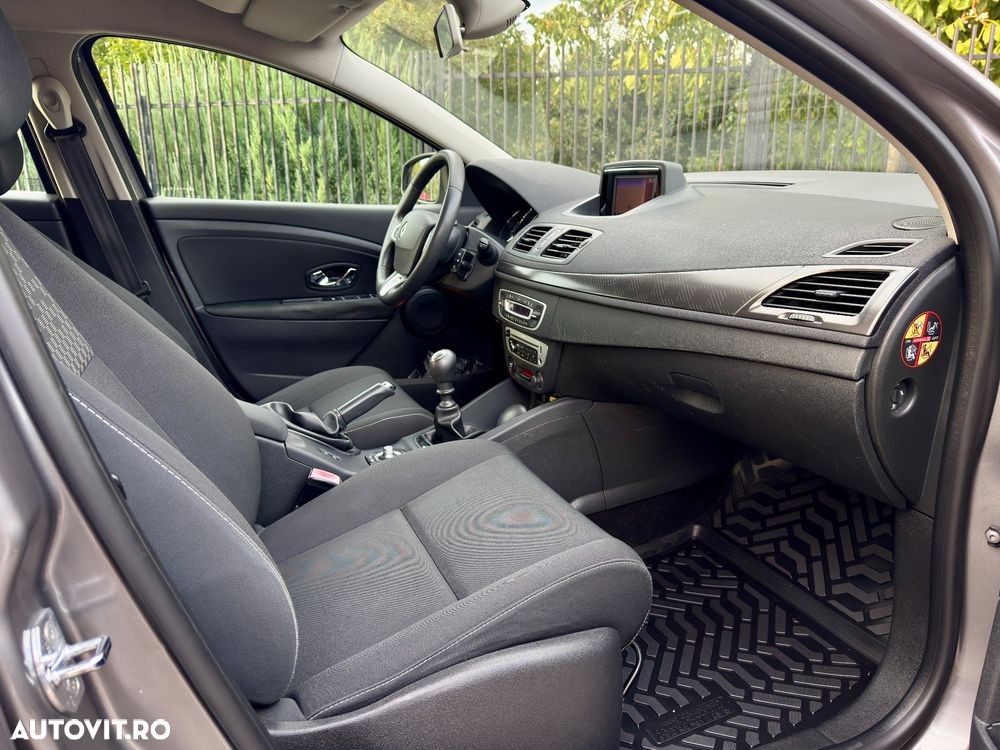 Renault Megane ENERGY dCi 110 Start & Stop Bose Edition - 8