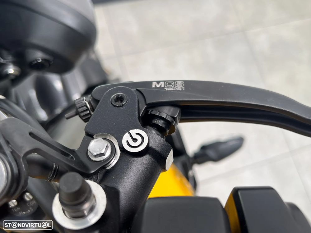 Triumph Street Triple 765 RS - 14