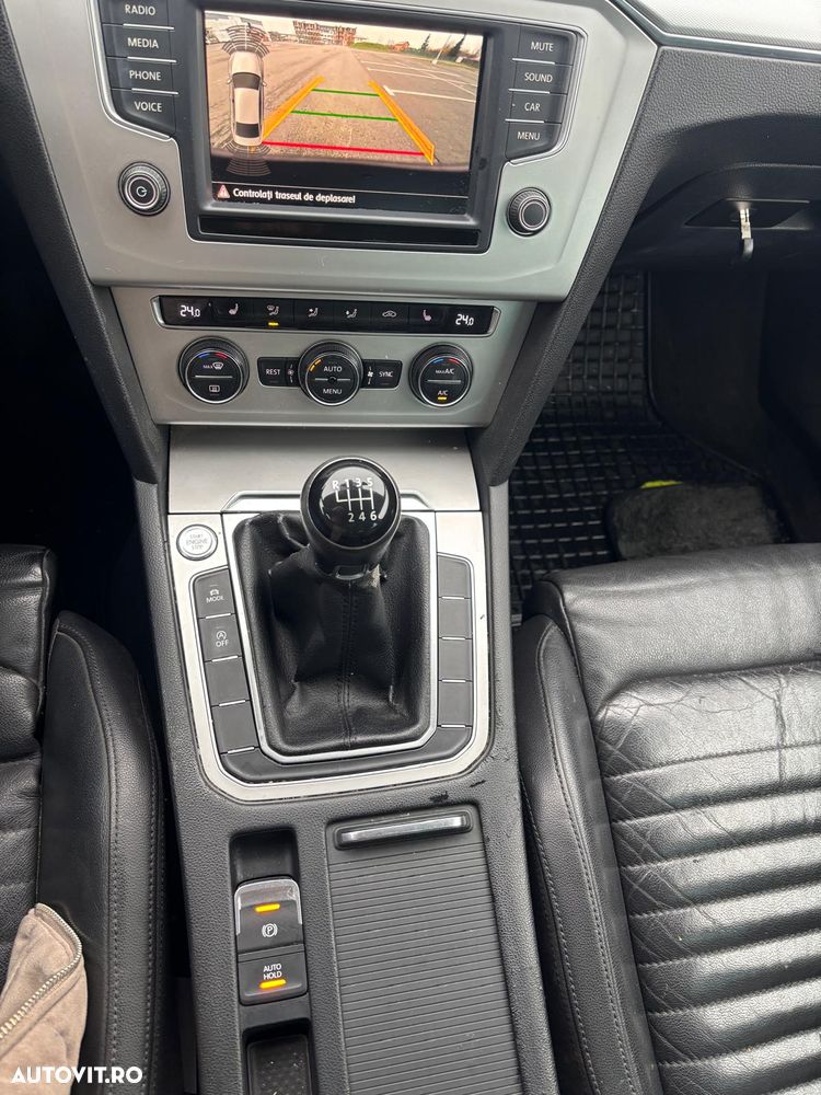 Volkswagen Passat 2.0 TDI Comfortline - 11