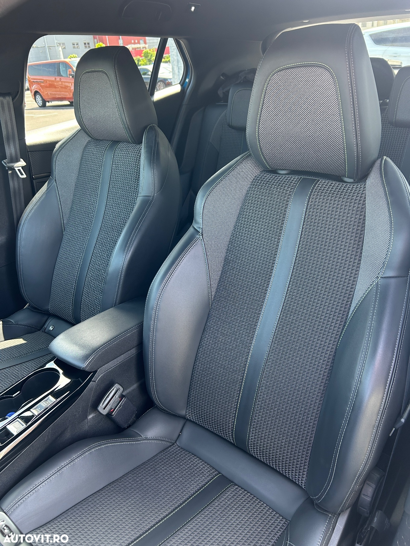 Peugeot 2008 PureTech 130 EAT8 GT - 6