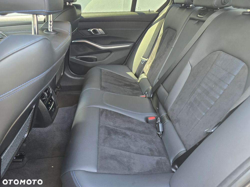 BMW Seria 3 318d M Sport - 10