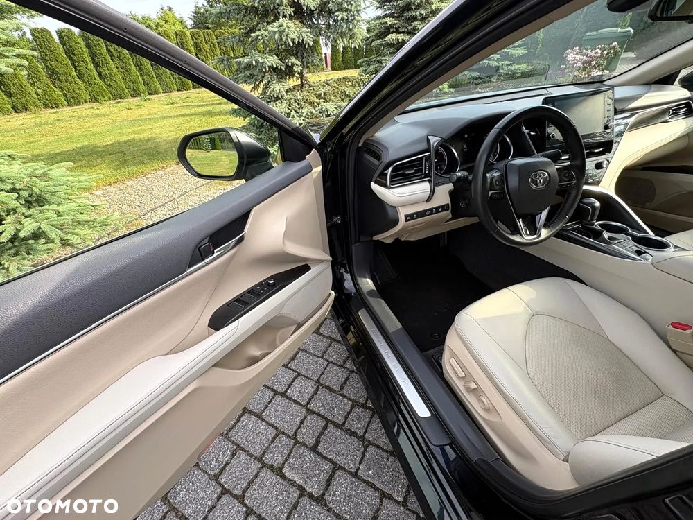Toyota Camry 2.5 Hybrid Executive CVT - 11
