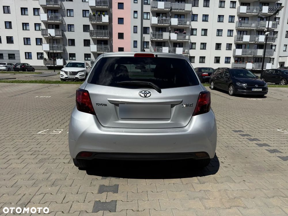 Toyota Yaris 1.33 Premium EU6 - 5
