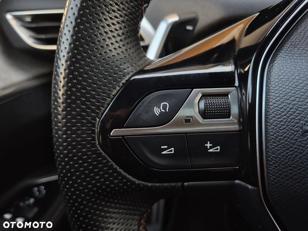 Peugeot 3008 1.6 PureTech HYbrid GT Line S&S EAT8 - 14