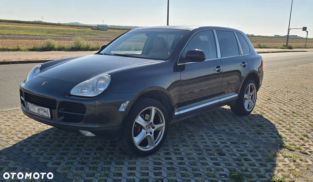 Porsche Cayenne - 1