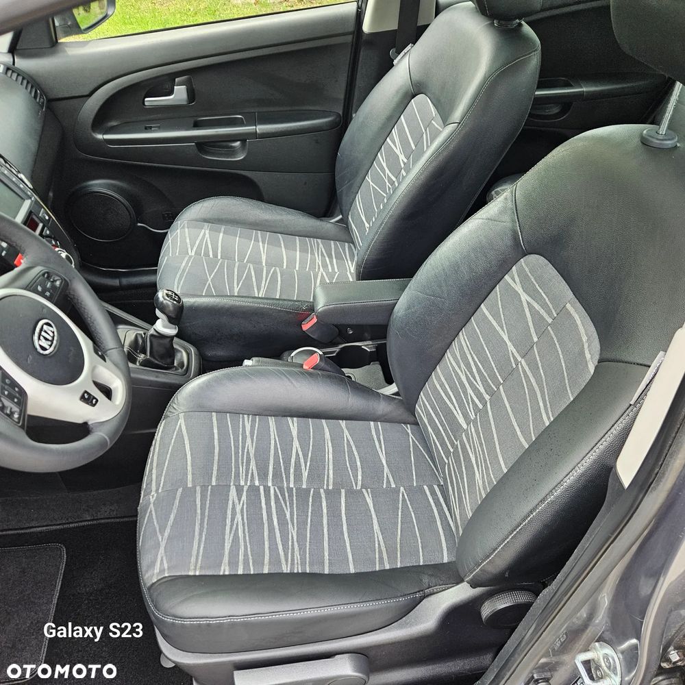 Kia Venga 1.6 CVVT Dream-Team Edition - 19