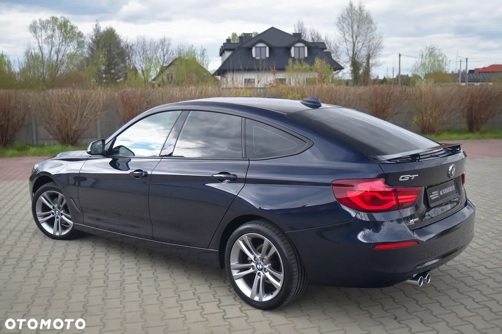 BMW Seria 3 320i xDrive Edition M Sport Shadow - 7