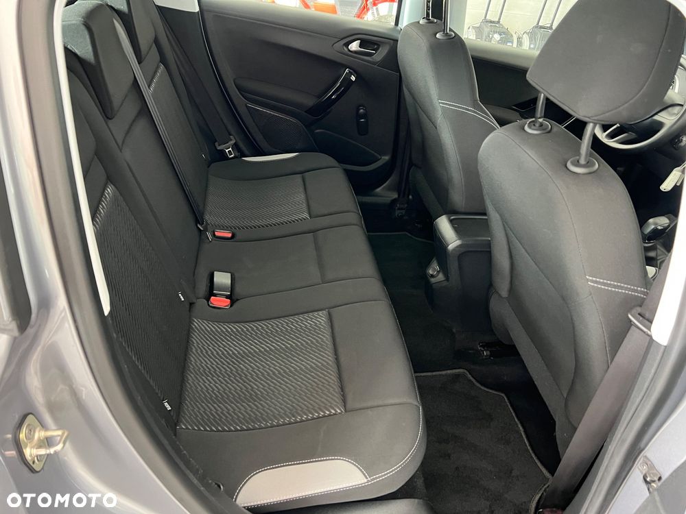 Peugeot 2008 1.2 Pure Tech Style - 21