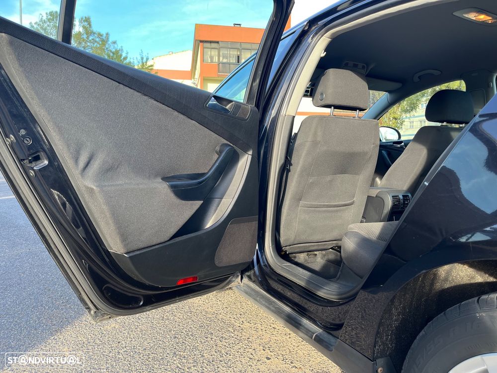 VW Passat 2.0 TDI Confortline - 8