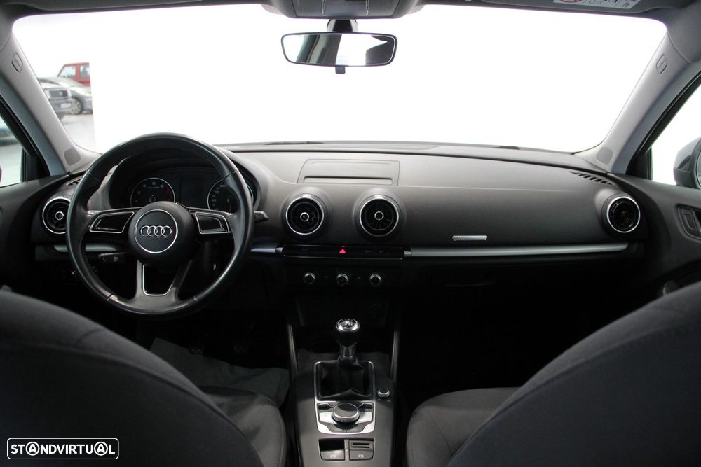 Audi A3 Sportback 1.0 TFSI design - 8