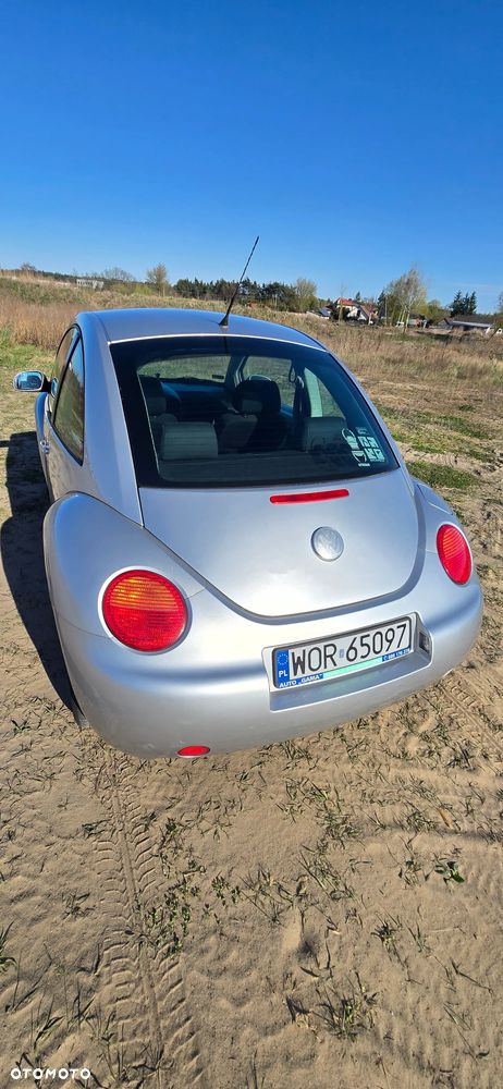 Volkswagen New Beetle - 4