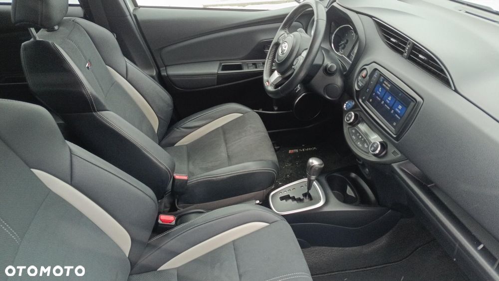 Toyota Yaris - 10