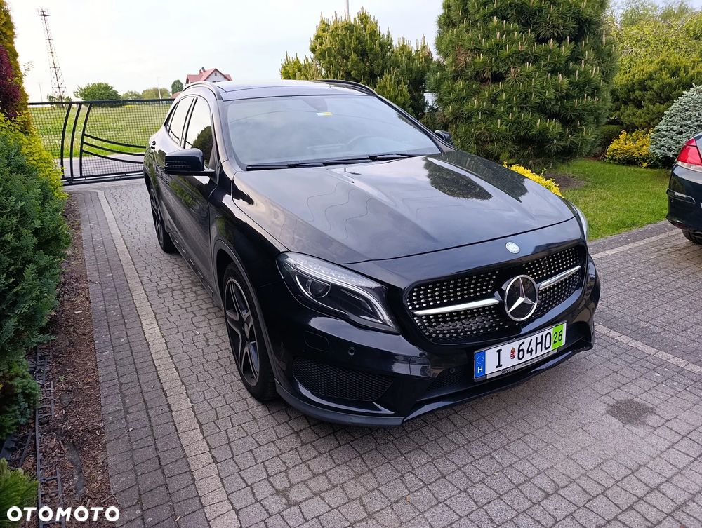 Mercedes-Benz GLA 250 AMG Line - 3